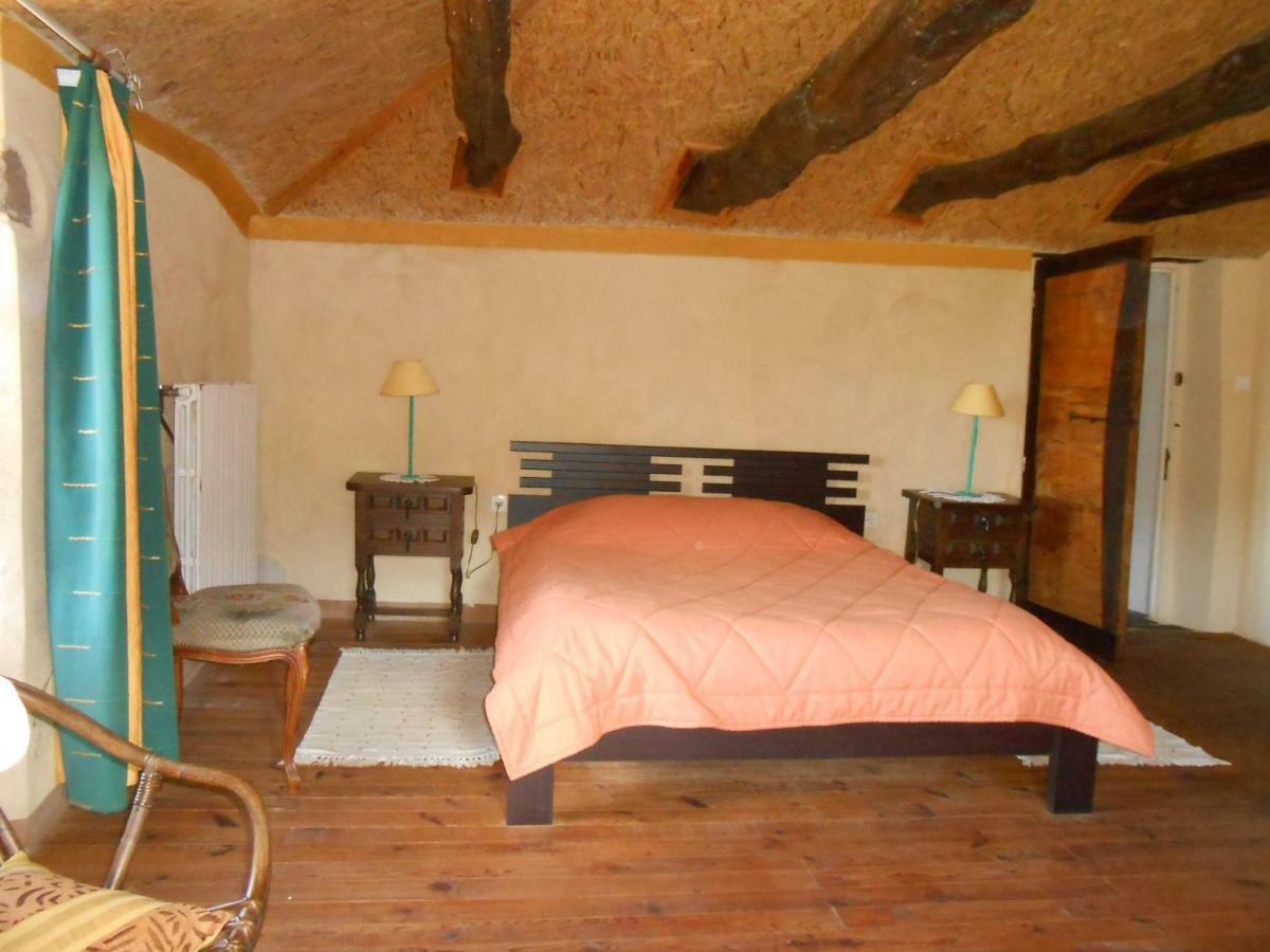 Chambre d'hôtes des Monts Saint-Izaire Extérieur photo